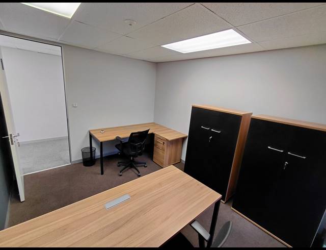 15M² OFFICE TO LET IN HURLINGHAM